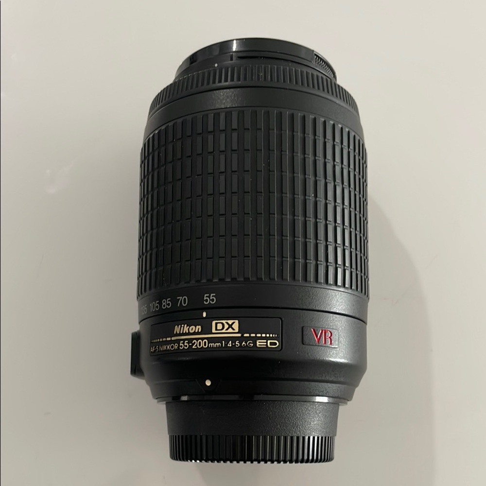 Nikon DX AF-S NIKKOR 55-200 mml:4-56G Camera Lens